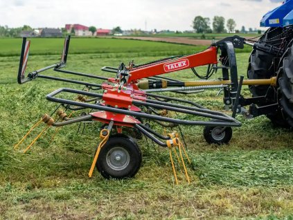 agrotrak obracac krmovin talex tornado