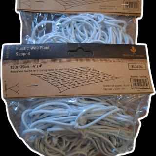 🔥 Udrž své rostliny pod kontrolou jako profík! 🌱 Elastická podpůrná síť 120×120 cm od Secret Jardin je perfektní pomocník...