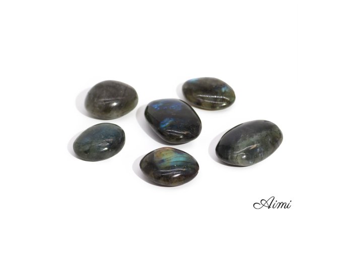 Madagaskarské Labradoritové Dlaňové Kamene (približne 17-40g 35-50mm) (Varianta Madagaskarské Labradoritové Dlaňové Kamene (približne  17-40g 35-50mm))