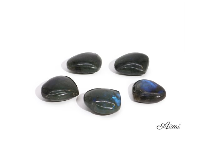 Madagaskarské Labradoritové Srdiečkové Kamene (približne 17-31g 30-40mm) (Varianta Madagaskarské Labradoritové Srdiečkové Kamene (približne 17-31g 30-40mm))