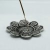 Stojan na Vonné Tyčinky z Lešteného Hliníka s Tibetskými Symbolmi, 12 cm (Varianta Stojan na Vonné Tyčinky z Lešteného Hliníka s Tibetskými Symbolmi, 12 cm)
