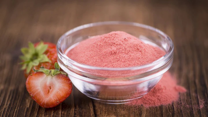 Strawberry-Powder-in-bowl_opt_720x