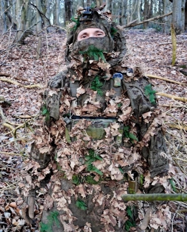 Maskování v lese: Jak se stát duchem airsoftového bojiště