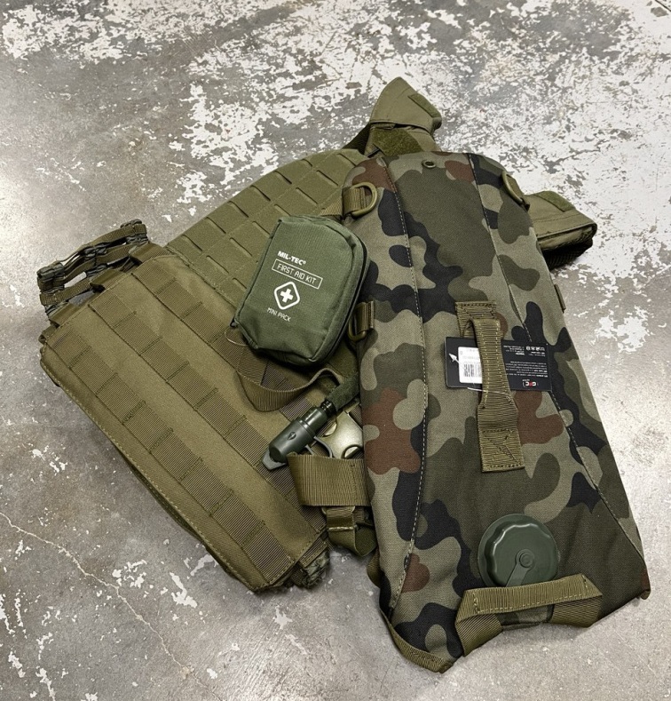 Základní airsoftové vybavení hráče na akci