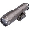 NEV Taktická svítilna M300A Mini Scout LED s RIS montáží na zbraň - Dark Earth 01