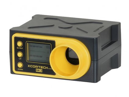 Airsoft chronograf X3200 MK3 od XCORTECH. Měří úsťovou rychlost (90-1300 FPS), napájení microUSB. Na AirsoftMorava.
