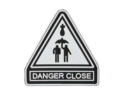 Airsoft nášivka na suchý zip DANGER CLOSE PVC od 8FIELDS, rozměr 72x75 mm. Na AirsoftMorava.