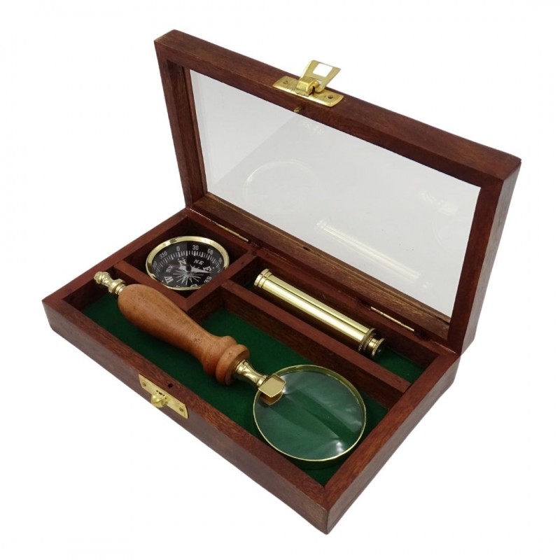 Utazási készlet fából készült díszdobozban