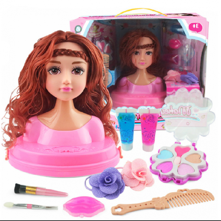 Meggy baba fésüléshez és sminkeléshez