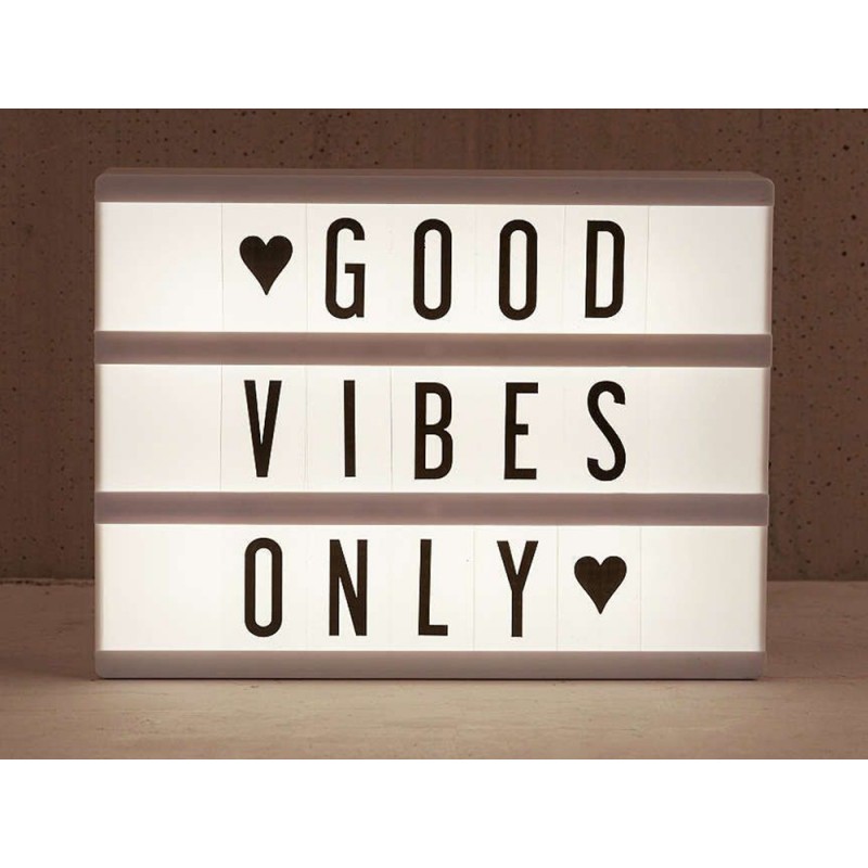 Kreatív LED tábla betűkkel