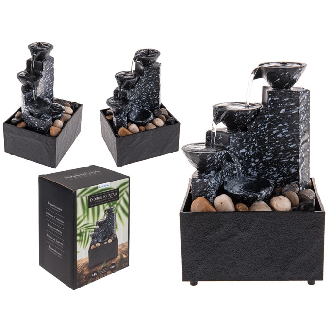 Békés szökőkút díszkövekkel