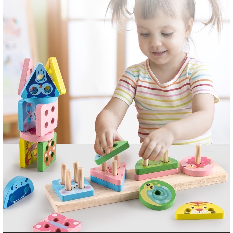 Fa torony válogató állatfigurákkal 17db