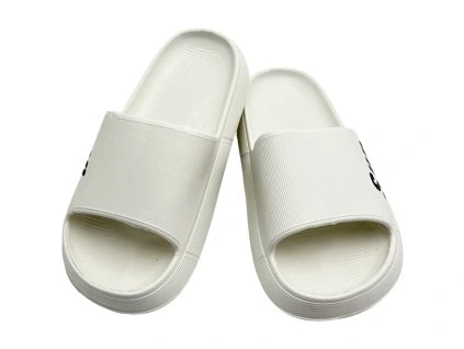 Dámské pantofle bílé 011