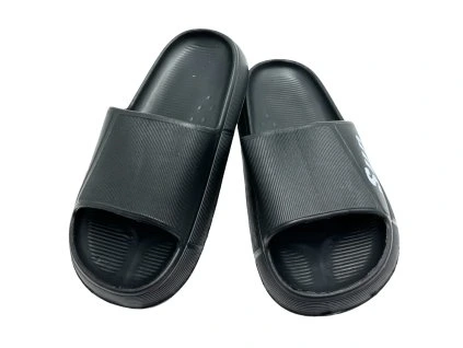 Dámské pantofle černé 011