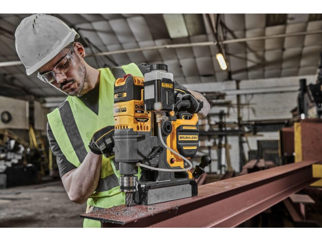 Vŕtačka magnetická 18V FLEXVOLT ADVANTAGE bez AKU kufor DEWALT DCD1623N