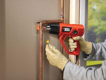 PIŠTOĽ TEPLOVZDUŠNÁ 2000W PLYNULÁ REGULÁCIA Black and Decker KX2001K