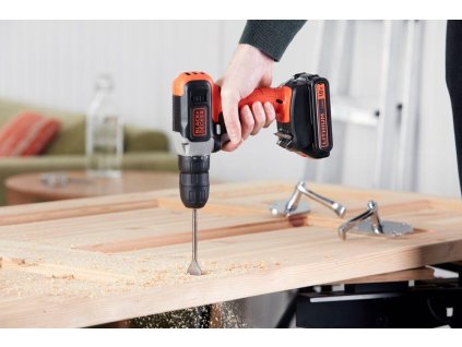 Vŕtačka jednorýchlostná AKU 18V 2x1,5Ah Li-Ion Black and Decker BCD001C2
