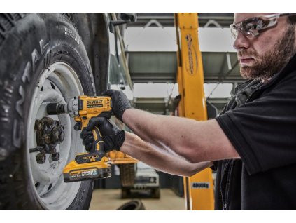 Uťahovač rázový 1/2" poist. krúžok 18V XR PowerStack 2x5,0Ah bezuhlíkový DEWALT