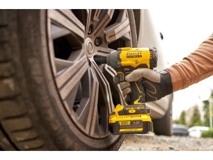 Uťahovač rázový 1/2" 373Nm V20 18V bez AKU FATMAX SFMCF920B