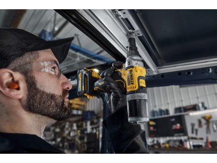 Nitovačka do 6,4mm 18V PowerStack 2x1,7Ah Tstak DEWALT