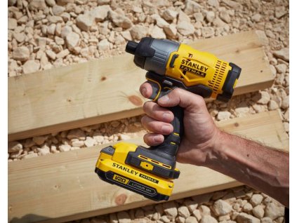 UŤAHOVAČ RÁZOVÝ 20V 1/4" 2x1,5 Ah FATMAX SFMCF800C2K