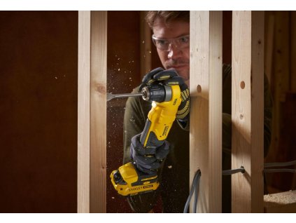 Vŕtačka pravouhlá 2 x 2.0 Ah 18V FATMAX SFMCD750D2K