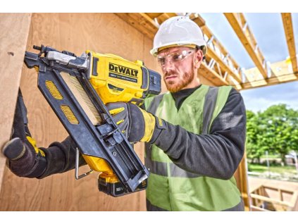 Klincovačka ťesárska 33° 18V bez AKU (krabica) 90mm klince DEWALT DCN950N