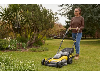 Kosačka na trávu Aku 18V FATMAX® V20 2x4,0Ah FATMAX SFMCMW2651M