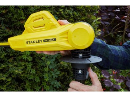 Nožnice na živý plot Aku 18 V FATMAX® V20, 45 cm na tyči, bez batérie a nabíjačky FATMAX SFMCPH845B