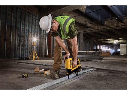 Klincovačka plynová C6 TRAK 1x2,0Ah DEWALT DGN845D1