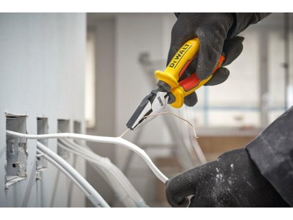 Kliešte kombinované 6" VDE DEWALT DWHT82810-0