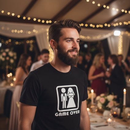 tricko cerne striker game over