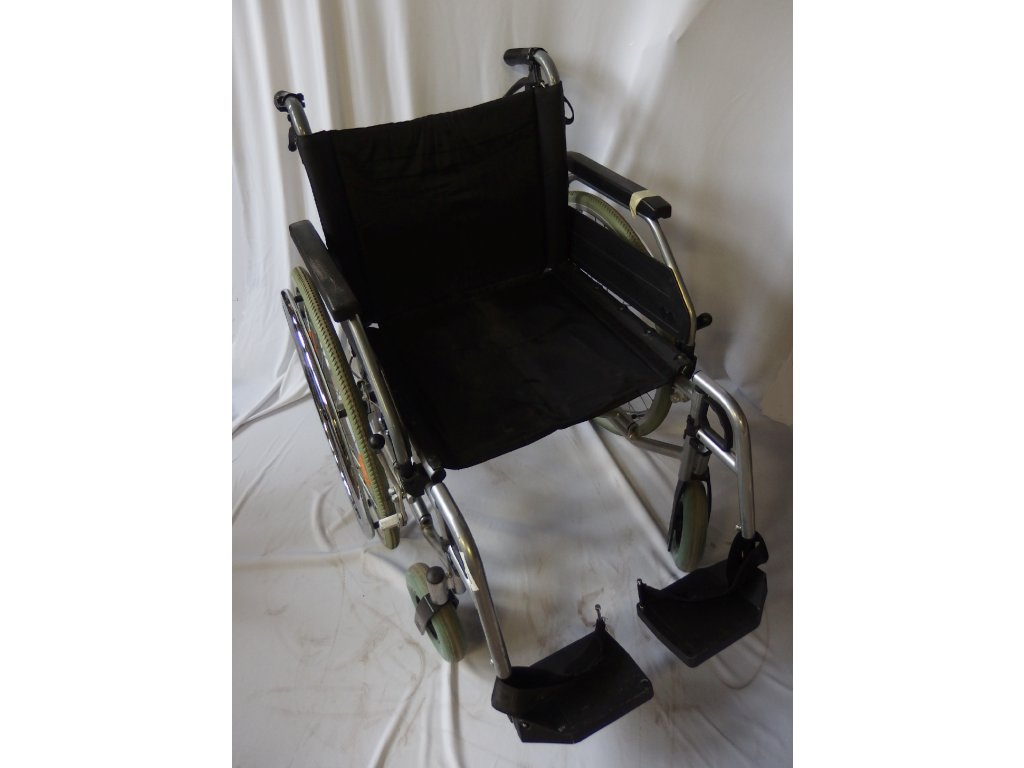 Invalidní vozík mechanický repasovaný - AKTIV Zdravotnické potřeby s.r.o.
