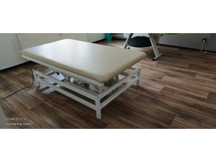 vojtův stůl 4 | aktiv.cz