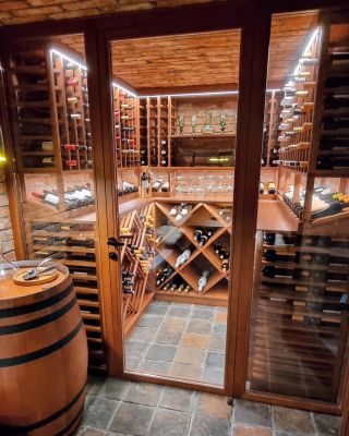 Na návštěvě u jednoho z našich spokojených zákazníků 🍷✨ #vinotéka #Eurocave #víno...