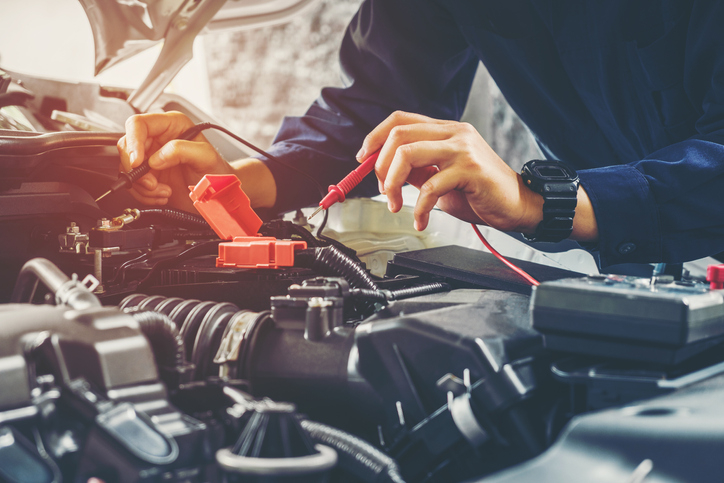 AEE Testovanie autobatérie alebo motobatérie na počkanie- zátažový test.