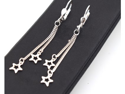 Stříbrné řetízkové náušnice Hvězdička A – elegantní třpyt s jemnými hvězdami (Ag 925, rhodiované, visací design)