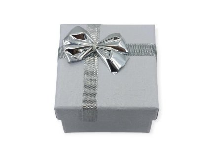 Dárková krabička na prsten v bílé barvě se stříbrnou mašlí