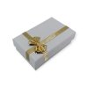 Dárková bílá krabička se zlatou mašlí na náušnice a přívěsek – luxusní balení šperků