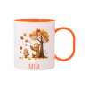Plastový hrnek 300 ml s motivem medvídků chytajících padající listy, akvarelový podzimní design, oranžové ucho hrnku.