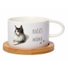 Hrnek s akvarelovým motivem kočky a nápisem "Kočičí máma" na bambusovém podšálku