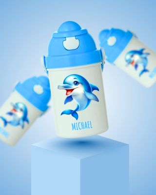 Pitný režim s radostí! 🐬 Tato láhev se jménem se ve školce ani na výletě neztratí. Je lehká, z odolného plastu a veselý...