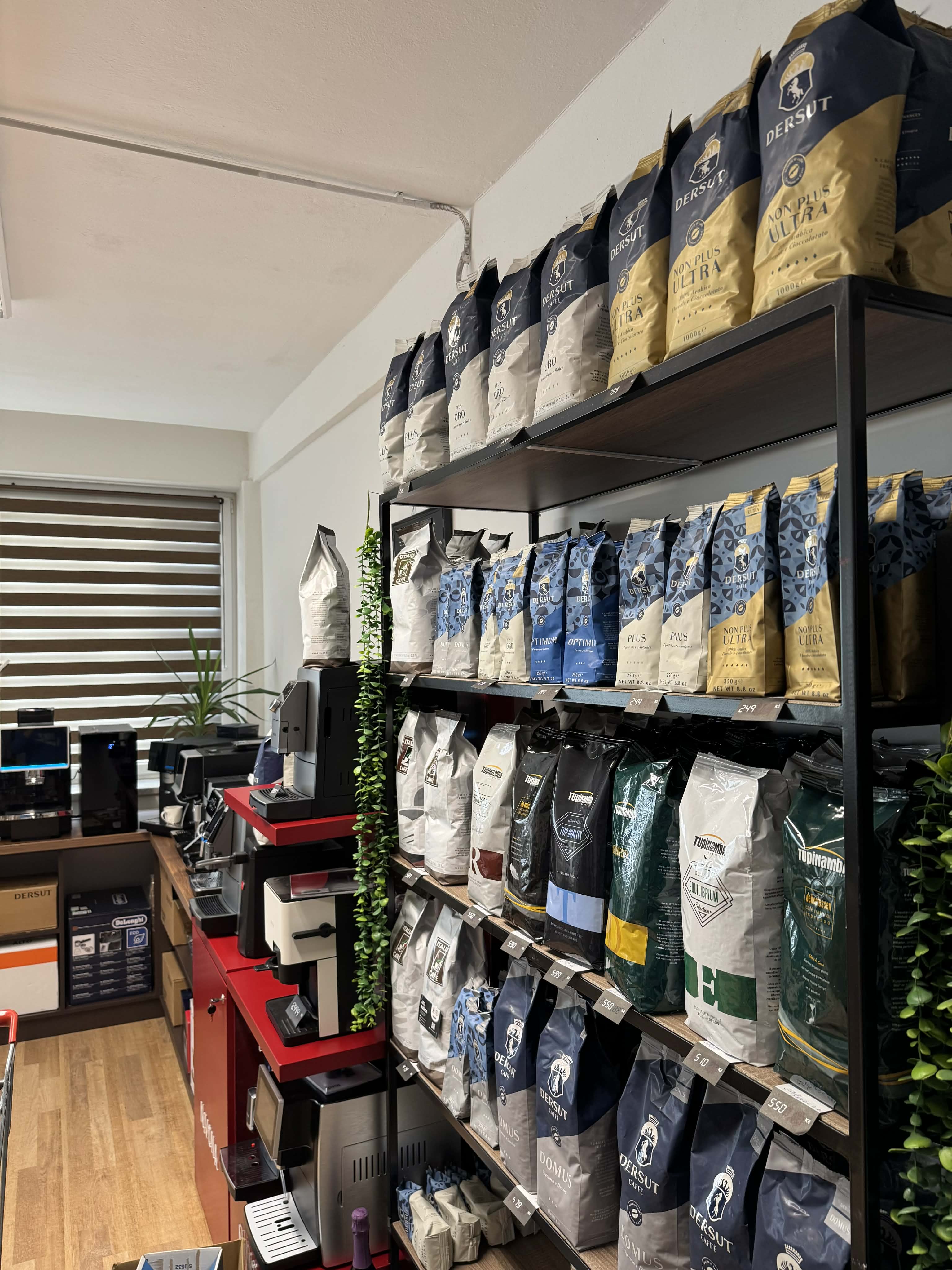 Široký výběr zrnkové kávy – alacaffé