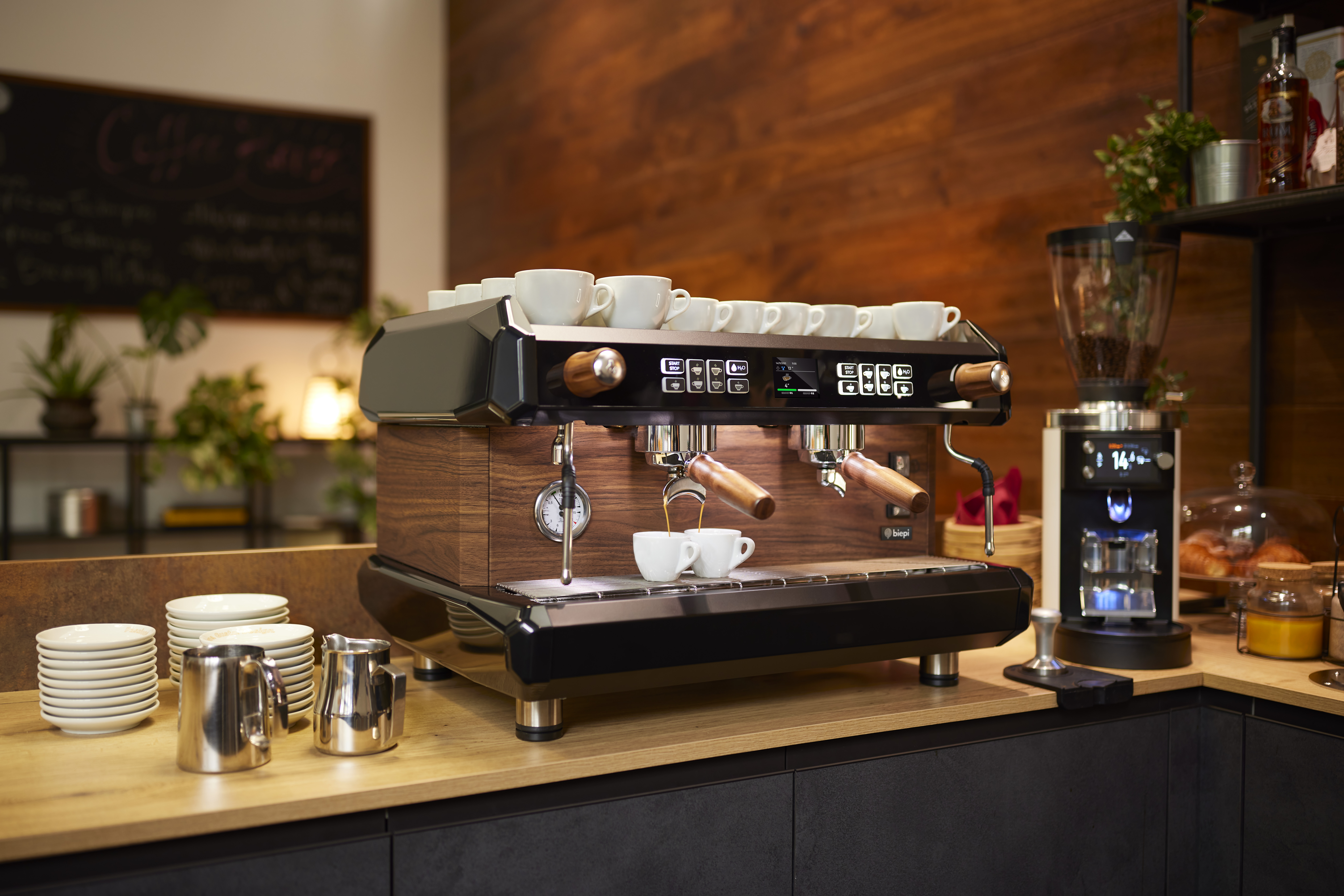 BIEPI MC-E Automatic 2 Group Display – hlavní pohled