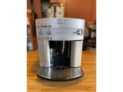 De'Longhi Magnifica ESAM3200.S EX1 - repasovaný