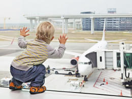 Ide sa na dovolenku s dieťatkom letecky - na čo treba myslieť?