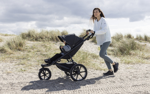 Nový parťák pre jarné prechádzky: Thule Urban Glide 3