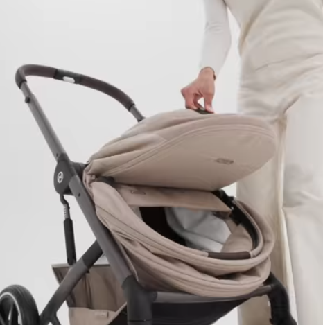 Cybex Balios S LUX 2026 - Predefinované kompaktné skladanie: Aj s vaničkou