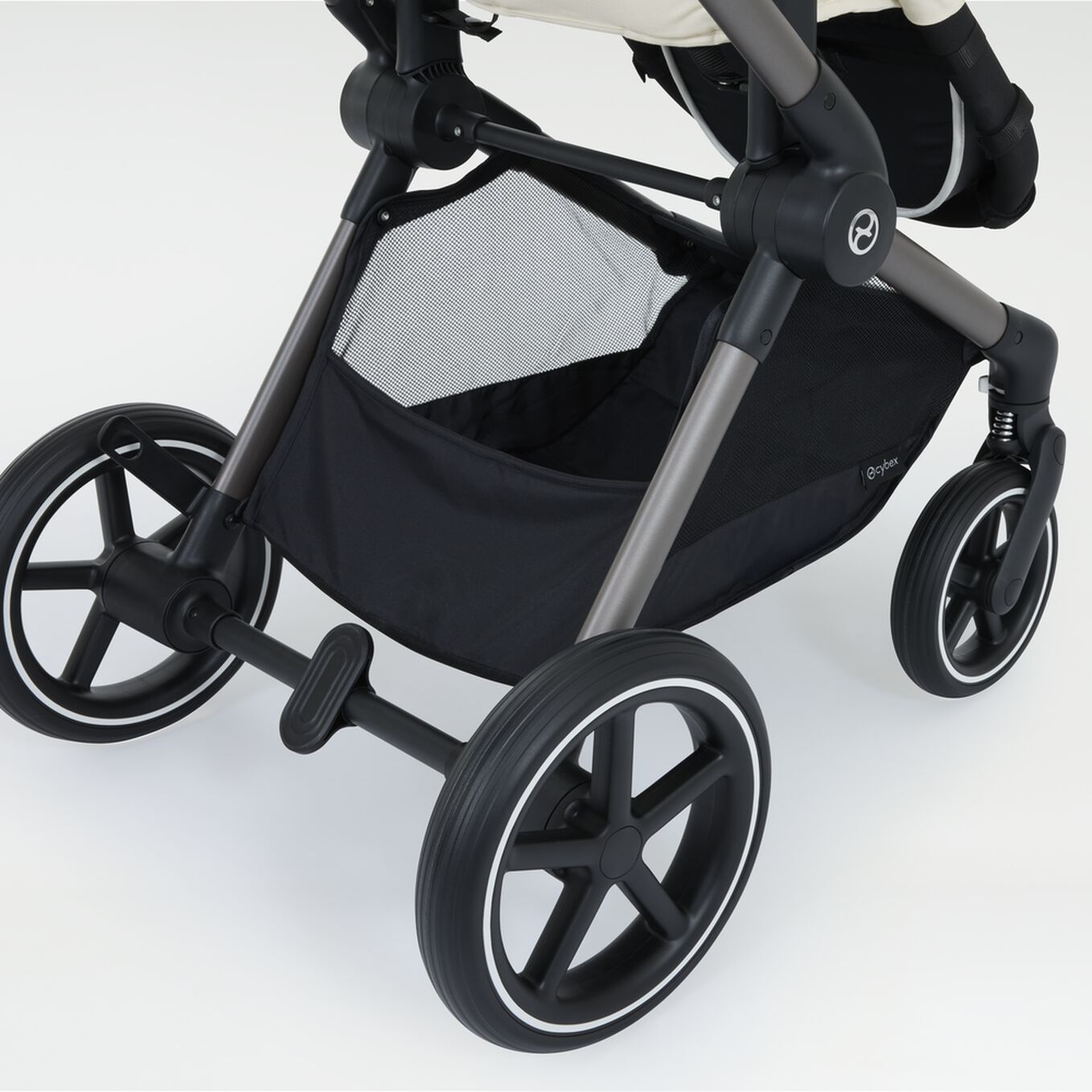 Cybex Eos Lux - Priestranný nákupný košík