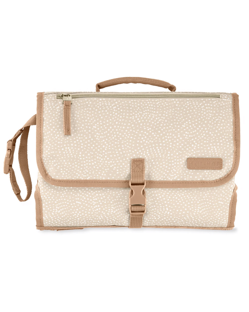 E-shop SKIPHOP SKIP HOP Podložka prebaľovacia cestovná 2v1 Pronto Beige swirl dot